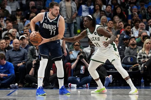 双探花低迷绿军负猛龙 利拉德30分雄鹿胜魔术