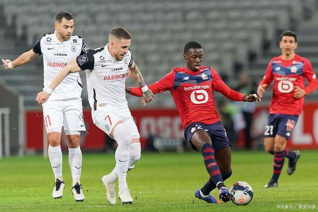 夏联-湖人险胜骑士 布朗尼再创新高砍13+5+3+2