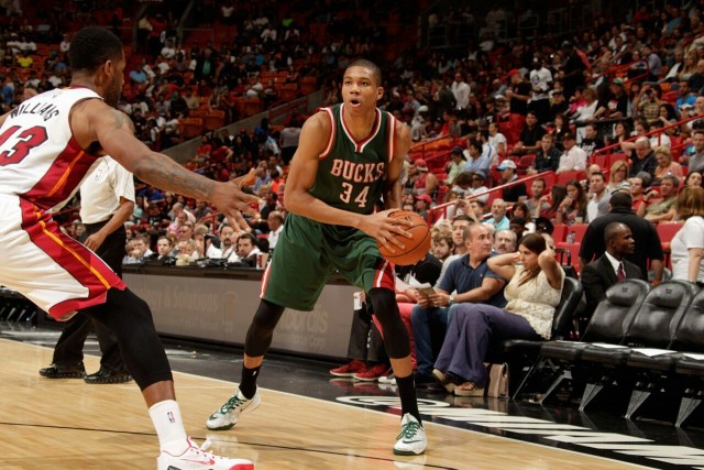 掘金大胜骑士锁定季后赛 76人送猛龙13连败